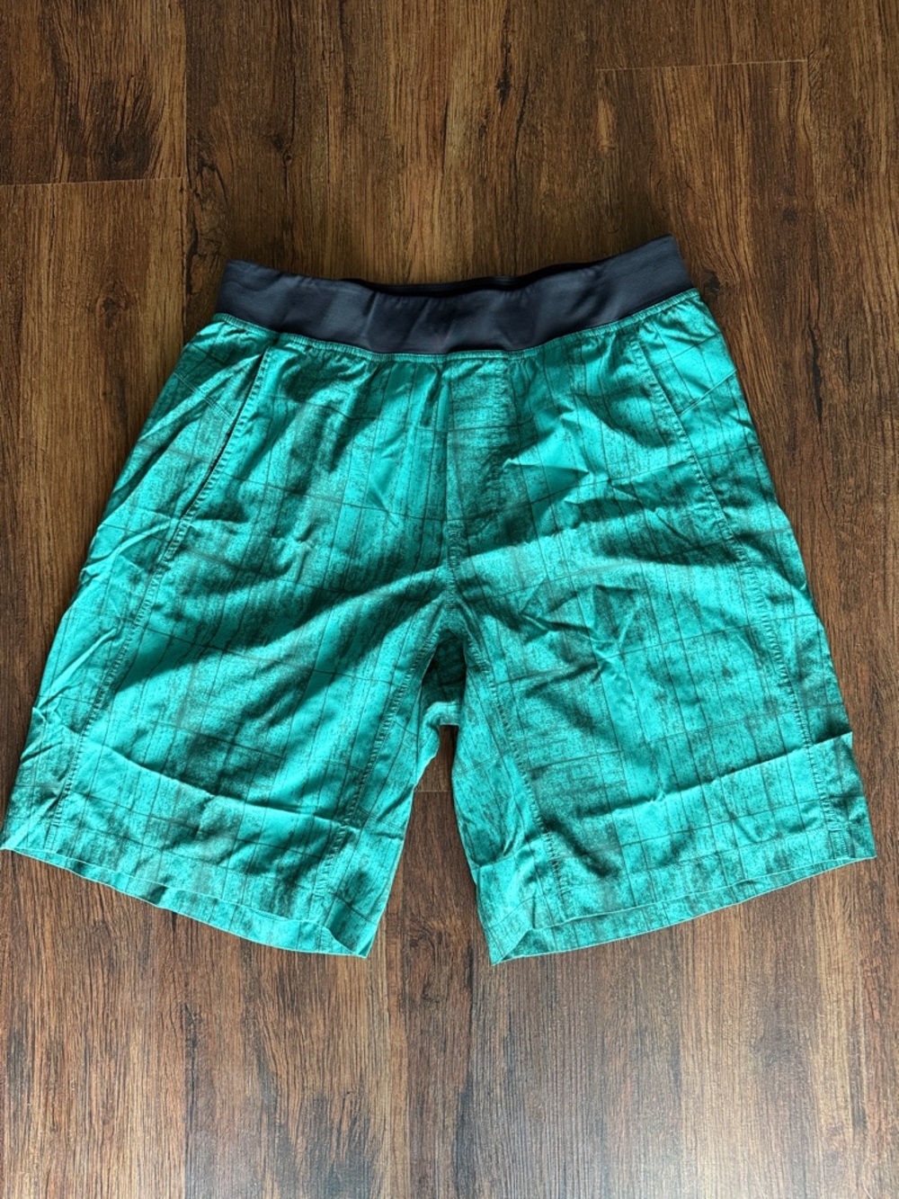 Lululemon Men's Teal Performance Shorts L EUC